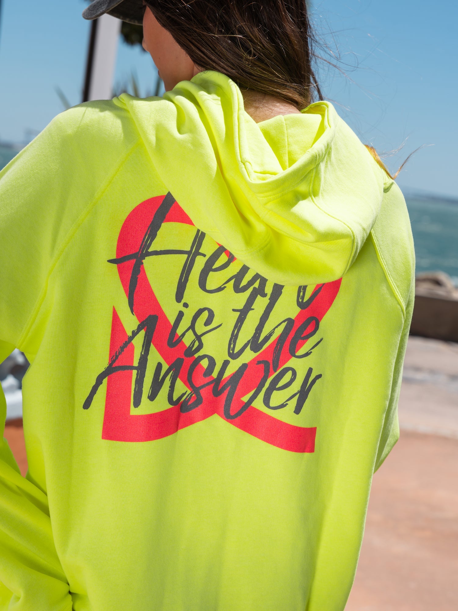 HOODIE HEART AMARILLO FLUOR (VERANO)