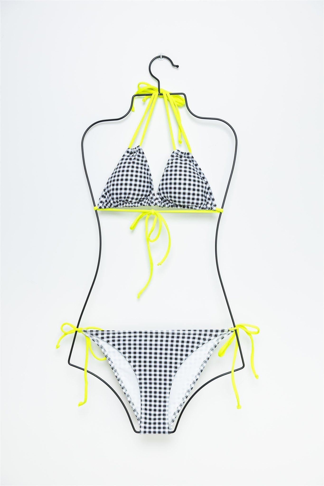 BIKINI BELLS CUADRO VICHY NEGRO Y BLANCO TIRAS AMARILLO FLUOR