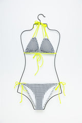 BIKINI BELLS CUADRO VICHY NEGRO Y BLANCO TIRAS AMARILLO FLUOR